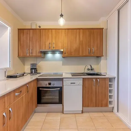 Apartment Quiet Near The Beach, Pool And Garden