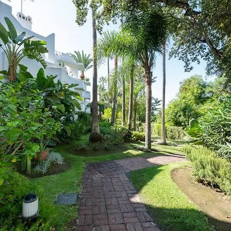 Quiet Near The Beach, Pool And Garden