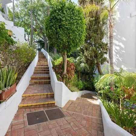 Quiet Near The Beach, Pool And Garden Apartment Marbella