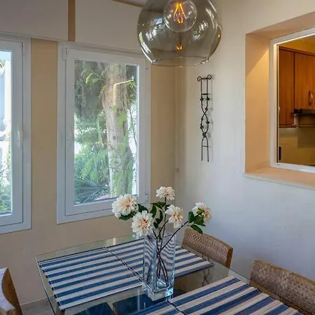 Quiet Near The Beach, Pool And Garden *