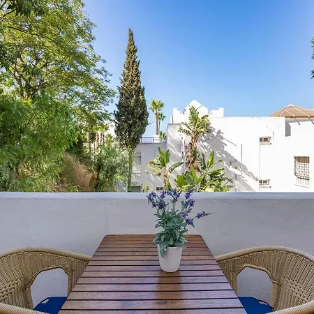 Quiet Near The Beach, Pool And Garden Apartment