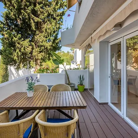 Quiet Near The Beach, Pool And Garden *