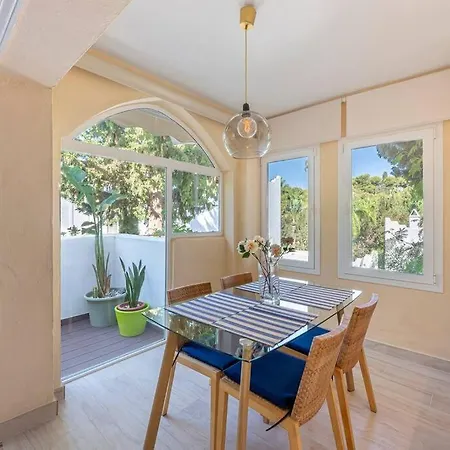 Apartment Quiet Near The Beach, Pool And Garden