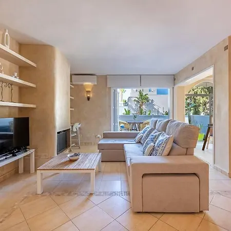 Quiet Near The Beach, Pool And Garden